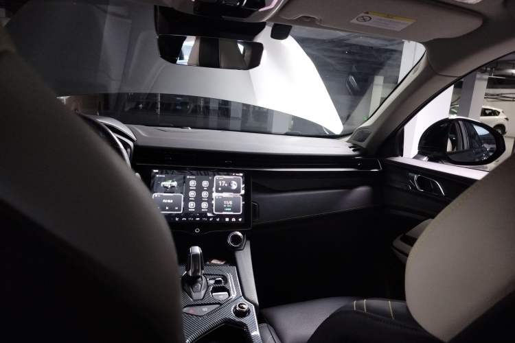 Used Lynk & Co 05 2020 2.0TD Two-Wheel Drive Shine Halo
