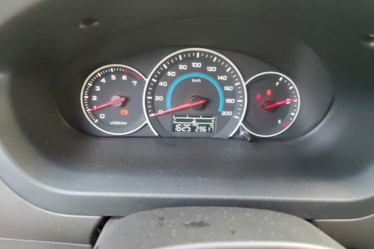 Used Wuling Rongguang V 2015 1.5L Standard Version
