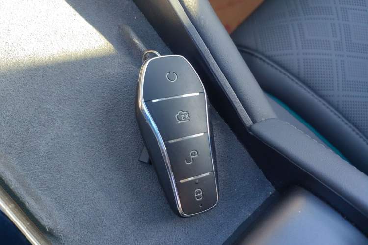 Used BYD Qin L 2024 DM-i 120KM Excellence Model
