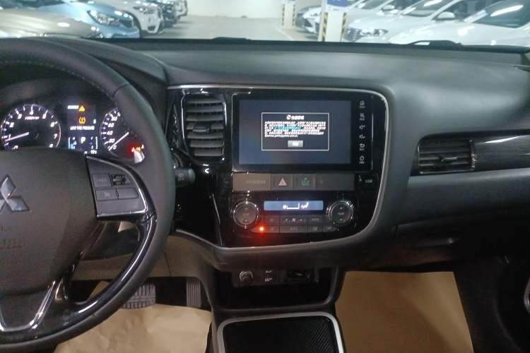 Used Mitsubishi Outlander 2020 2.4L 4x4 Zhi Xiang Edition 7-Seater