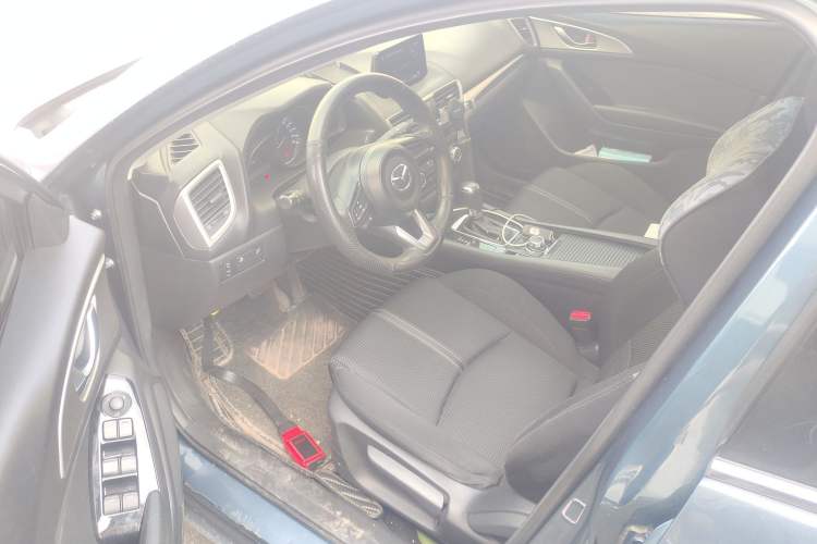 Used Mazda Mazda 3 Axela 2017 Hatchback 2.0L Automatic Luxury Model Emission Standard China V
