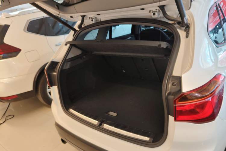 Used BMW X1 2016 sDrive18Li Premium Edition
