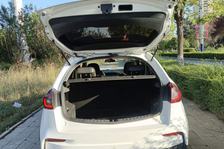 Used Geely Auto Vision X3 2019 Upgraded Model 1.5L Manual Luxury Version
