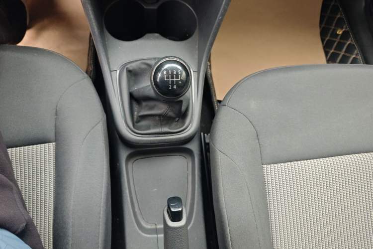 Used Volkswagen Polo 2016 1.4L Manual Fashion Model