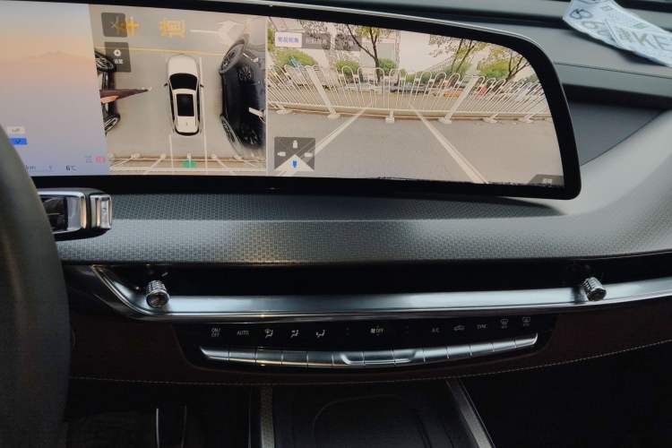 Used Cadillac XT5 2025 2.0T Platinum Edition
