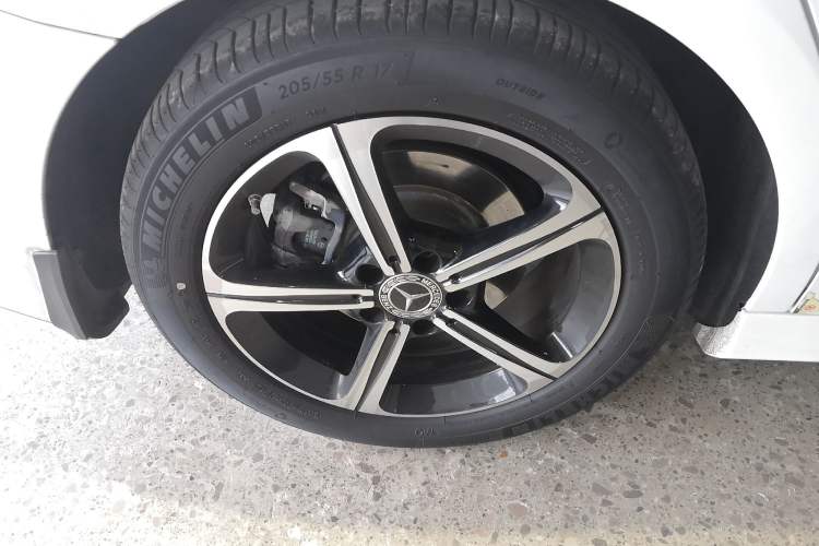 Used Mercedes-Benz A-Class 2022 Revised Version A 200 L Sport Sedan Fashionable Style