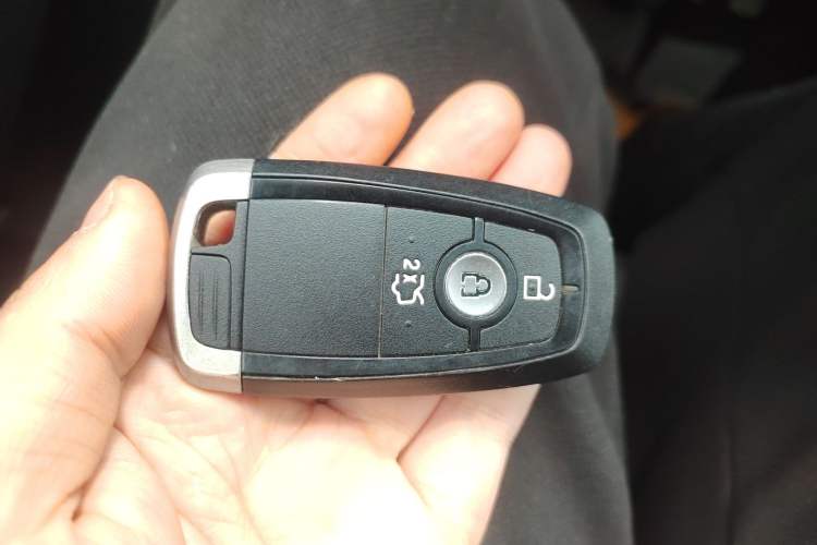 Used Ford Edge 2018 Facelifted EcoBoost 245 Two-Wheel-Drive Platinum Edition 5 Seats China V Emission Standard
