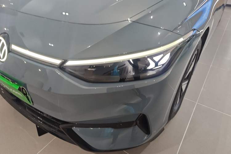 Used Volkswagen ID.7 VIZZION 2024 AIR model
