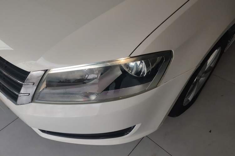 Used Volkswagen Gran Lavida 2013 1.6L Automatic Fashion Model
