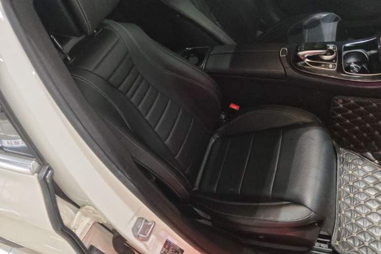 Used Mercedes-Benz E-Class 2016 E 300 L Sporty and Stylish Model
