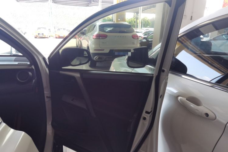 Used Toyota RAV4 2018 2.0L CVT Two-Wheel Drive Fashion X Edition
