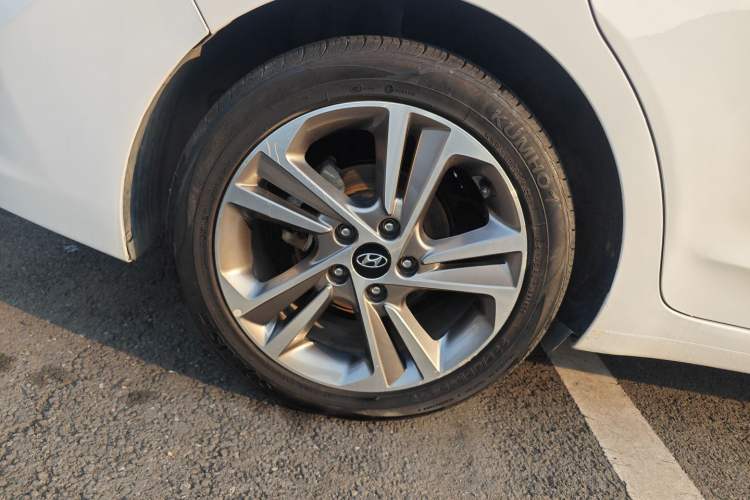 Used Hyundai Elantra 2016 1.6L Automatic ZhiXuan – Elite Version
