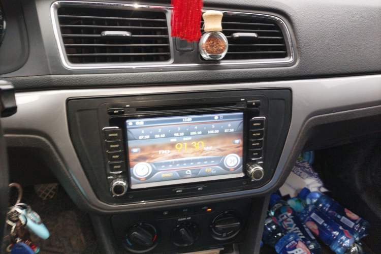 Used Volkswagen Lavida 2015 1.6L Manual Fashion Edition