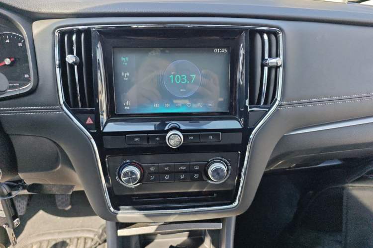 Used Roewe i6 2017 20T Manual Luxury Edition
