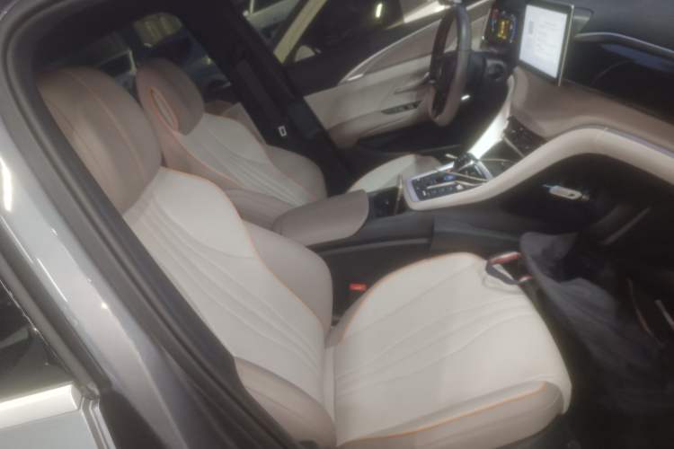 Used BYD Song Pro New Energy 2024 HONOR Edition DM-i 71KM Navigation Model