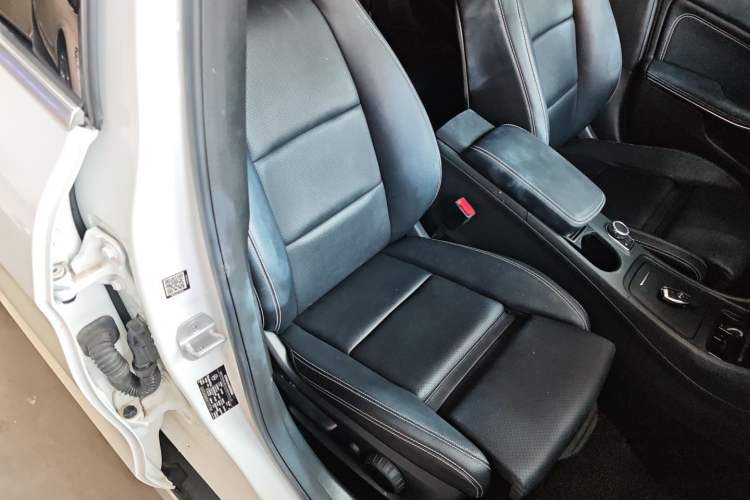 Used Mercedes-Benz GLA 2016 GLA 200 Fashion Model