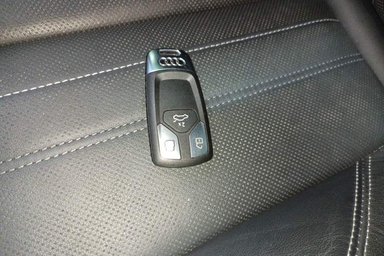 Used Audi Q5L 2023 40T Fashionable and Elegant Version
