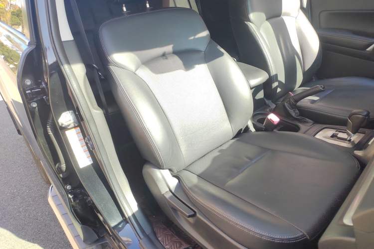 Used Subaru Forester 2014 2.0i Automatic Luxury Edition
