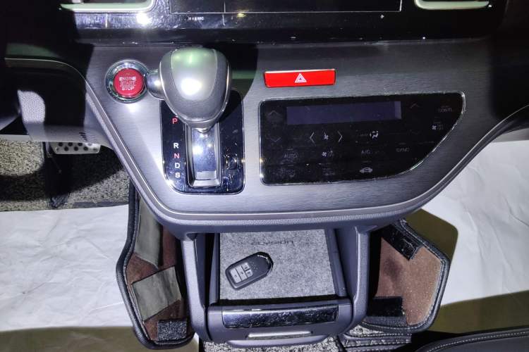 Used Honda Elysion 2016 2.4L Luxury Edition
