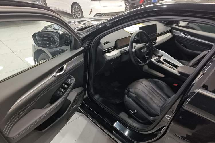 Used Geely Auto Preface 2025 Dongfang Yao 1.5TD Kunlun Edition
