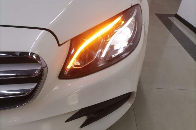 Used Mercedes-Benz E-Class 2018 Facelift E 200 L Sport 4MATIC
