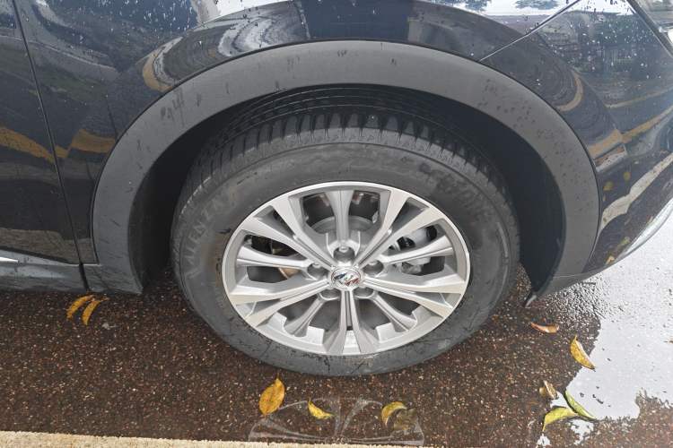 Used Buick Envision 2021 Encore Plus 652T Five-Seat Luxury Model
