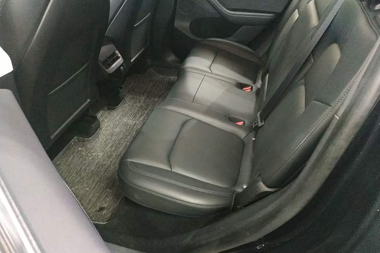 Used Tesla Model Y 2024 Rear-Wheel-Drive Version
