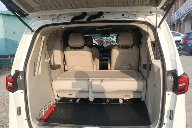 Used Buick GL8 2022 Land Executive Class 652T Prestige Model