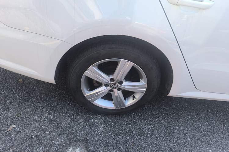 Used Volkswagen Lavida 2017 1.6L Automatic Fashion Edition
