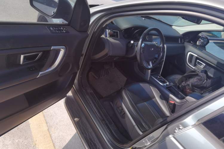 Used Land Rover Discovery Sport 2018 240 PS SE Version
