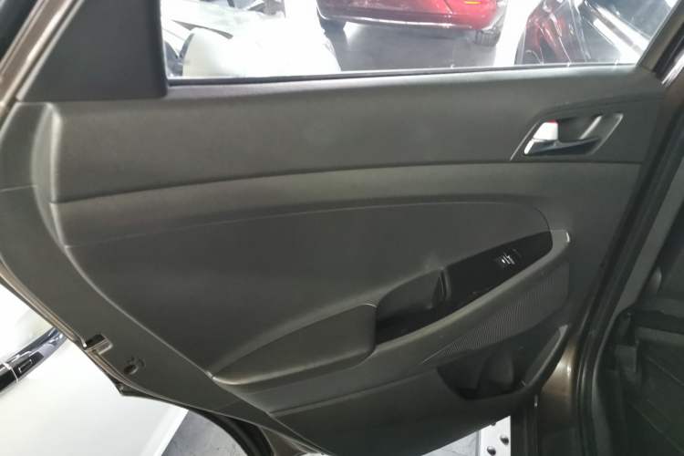 Used Hyundai Tucson 2019 280TGDi Dual-Clutch Two-Wheel Drive Smart Connect Version China V Standard
