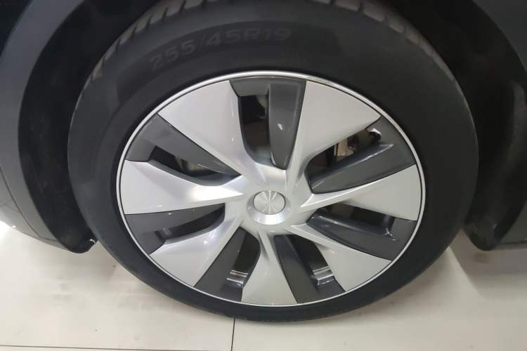 Used Tesla Model Y 2021 Standard Range Rear-Wheel Drive Version