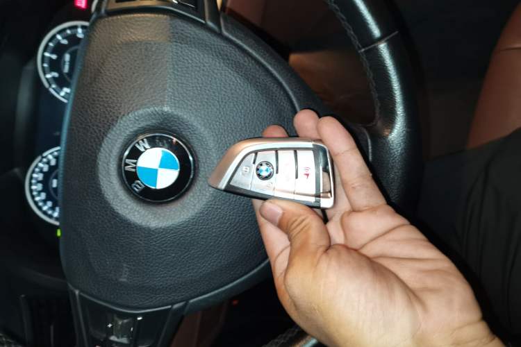 Used BMW 5 Series GT 2015 528i Leading Model
