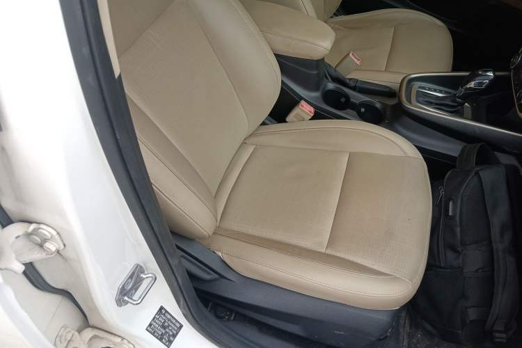 Used Ford Escort 2015 1.5L Automatic Fashion Model