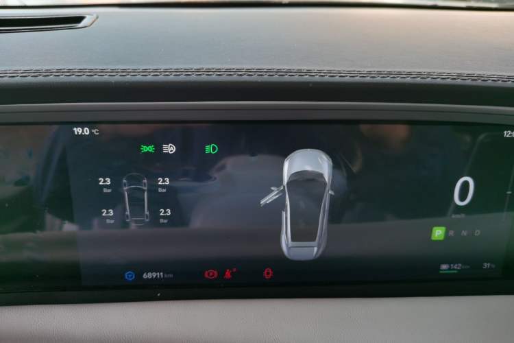 Used  11 2022 Long-Range Dual-Motor Luxury Edition 4 Seats