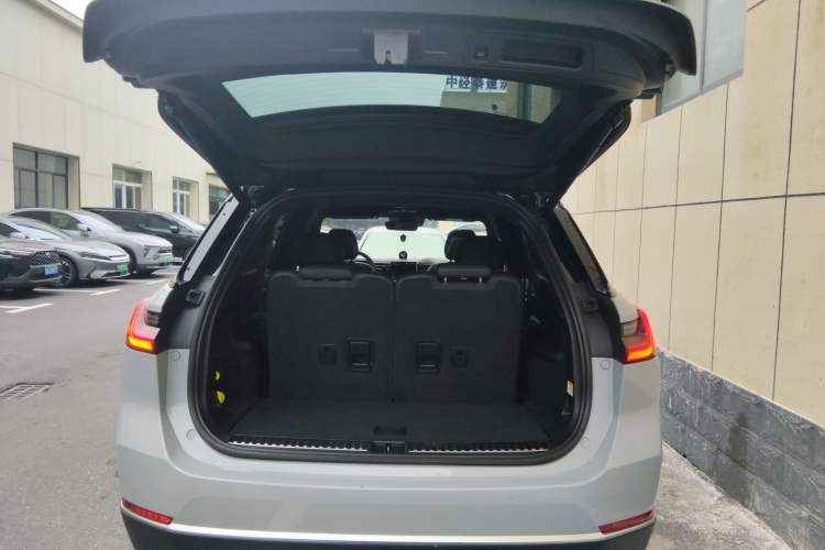 Used Nio ES8 2020 415 km Signature Edition 6-Seater Version
