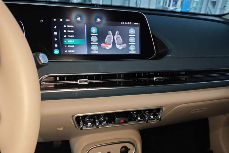 Used ORA Good Cat 2023 401 km Standard Range Prestige Version Lithium Iron Phosphate