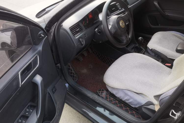 Used Volkswagen Santana 2015 1.4L Manual Fashion Edition
