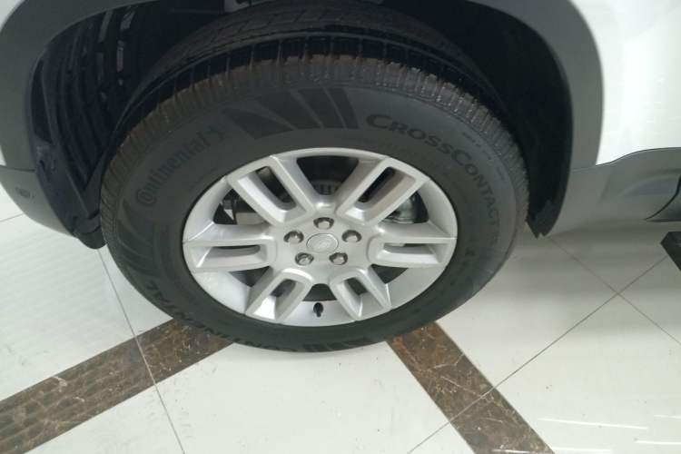 Used Land Rover Defender 2025 90 2.0T P300 S
