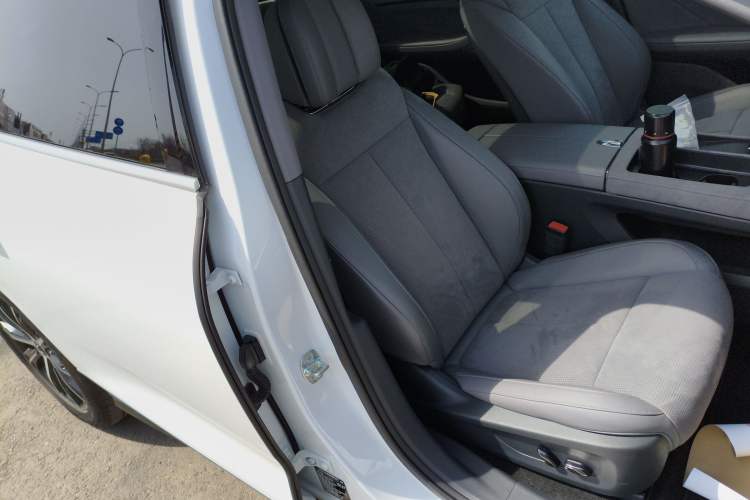 Used VOYAH PASSION 2024 PHEV Four-Wheel Drive Ultra-Long Range Executive Edition
