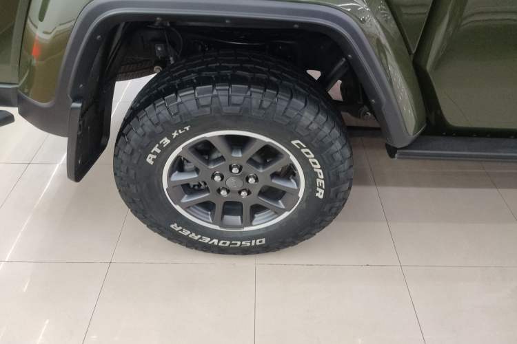 Used  Gladiator 2022 3.6L Pioneer Edition
