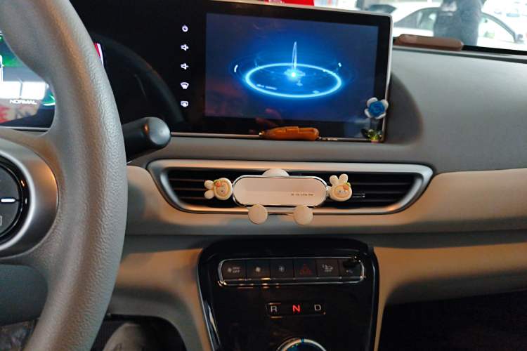 Used ORA White Cat 2022 Xiaoyue Mao Edition 360 km Luxury Model Lithium NMC
