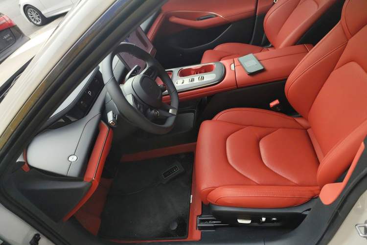 Used  SU7 2024 Rear-Drive Long-Range Intelligent Driving Version
