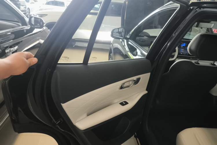 Used  Galaxy Xingjian 7 EM-i 2025 120km Exploration+ Version
