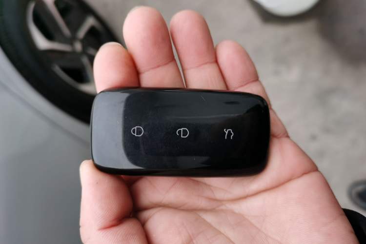 Used  L6 2025 EM-i 140km Starship Edition
