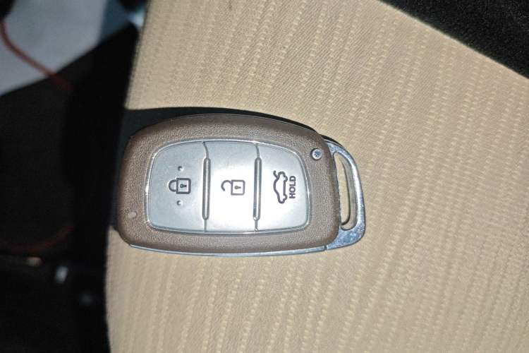 Used Hyundai Verna 2014 1.4L Automatic Leading-Edge GLX
