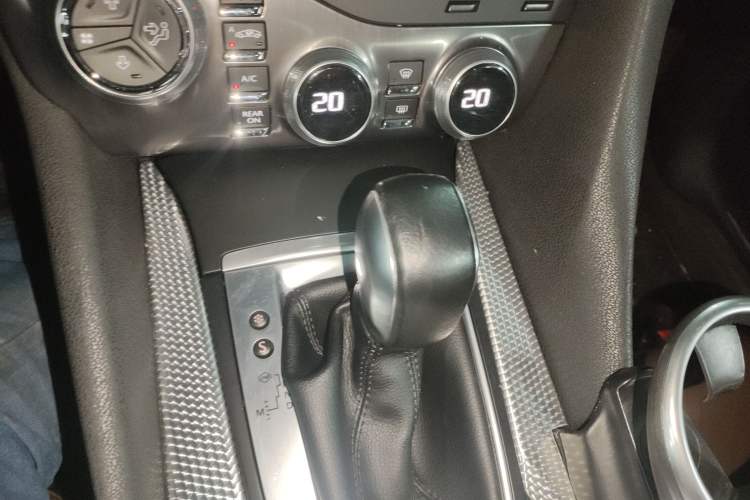 Used  5 2014 1.6T Luxury Edition THP200
