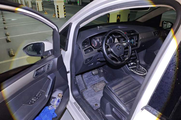 Used Volkswagen Touran 2016 Volkswagen Touran L 280TSI DSG Comfort Edition