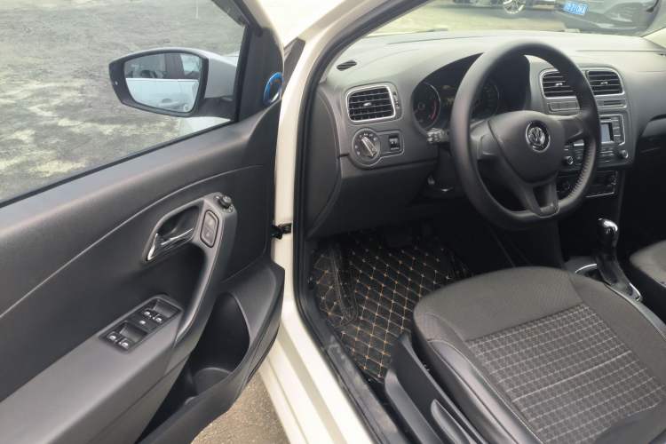 Used Volkswagen Polo 2014 1.6L Automatic Comfort Edition