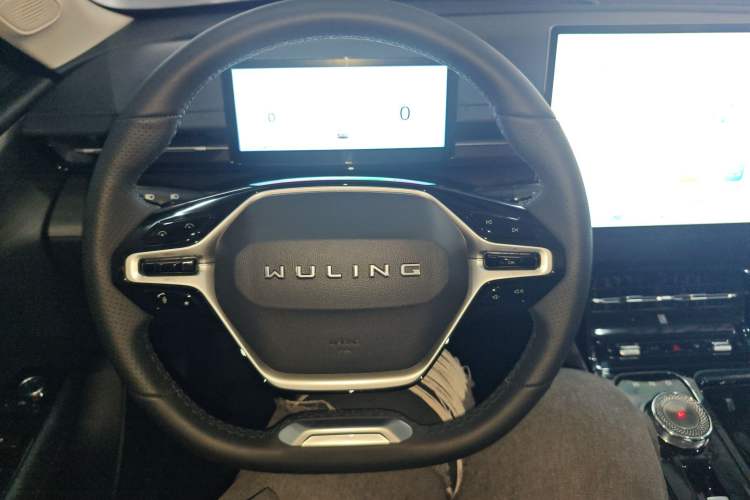 Used Wuling Xingguang 2023 150 Advanced Edition
